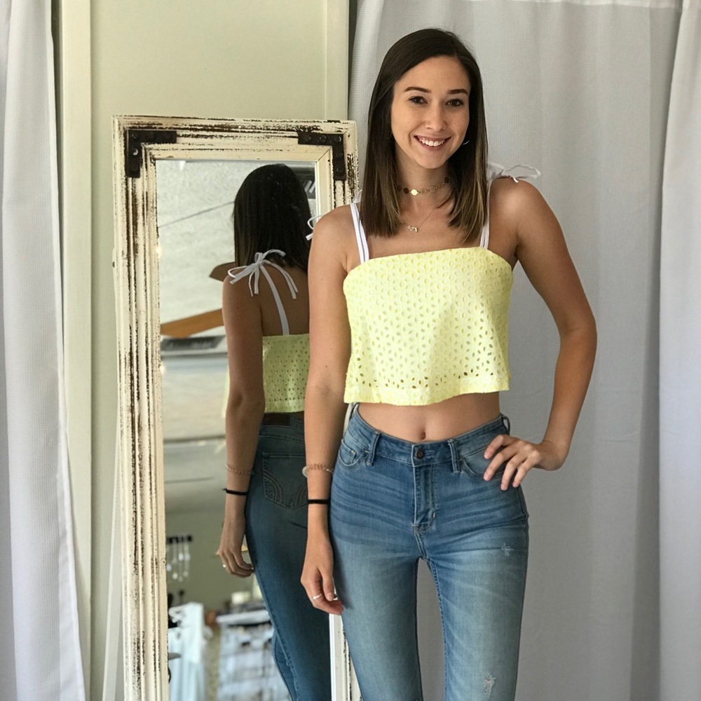 Summer yellow eyelet crop